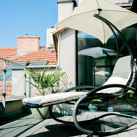 Mi - Old Town Heart-terrace&castle View